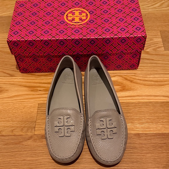 Tory Burch Taupe Loafers -Lowell 2 Driver - Picture 2 of 6
